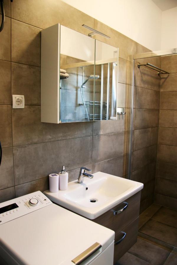 Apartment Kate Traù Esterno foto